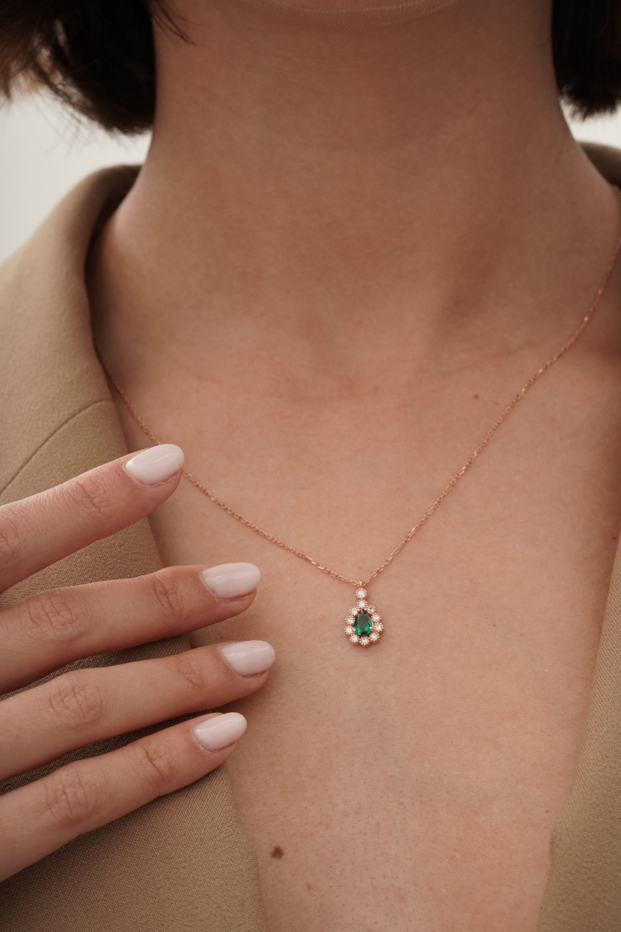 Otantik Zümrüt Taşlı Kolye